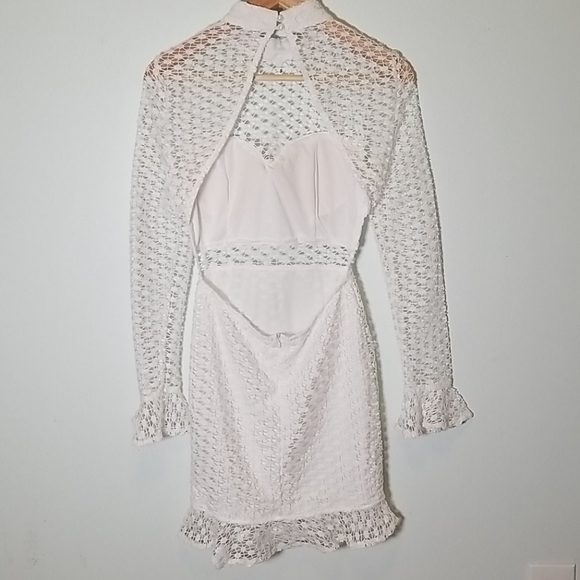 I SAW IT FIRST white crochet dress - Picture 4 of 10